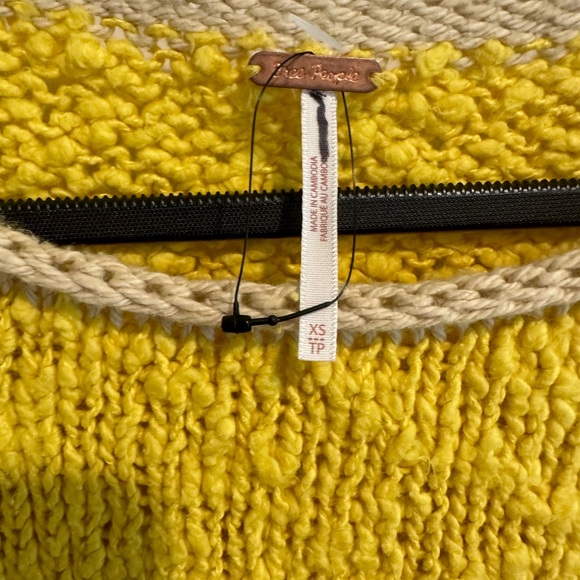 Free People Rosie Sweater in Yellow NWOT - Picture 4 of 6